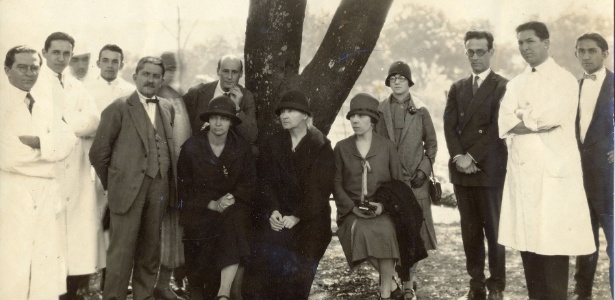 Foto da visita de Marie Curie ao Hospital do Radium em Belo Horizonte